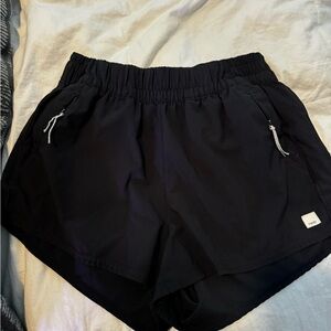 Vuori Women's Dash Running Shorts, Black, Size Medium excellent condition